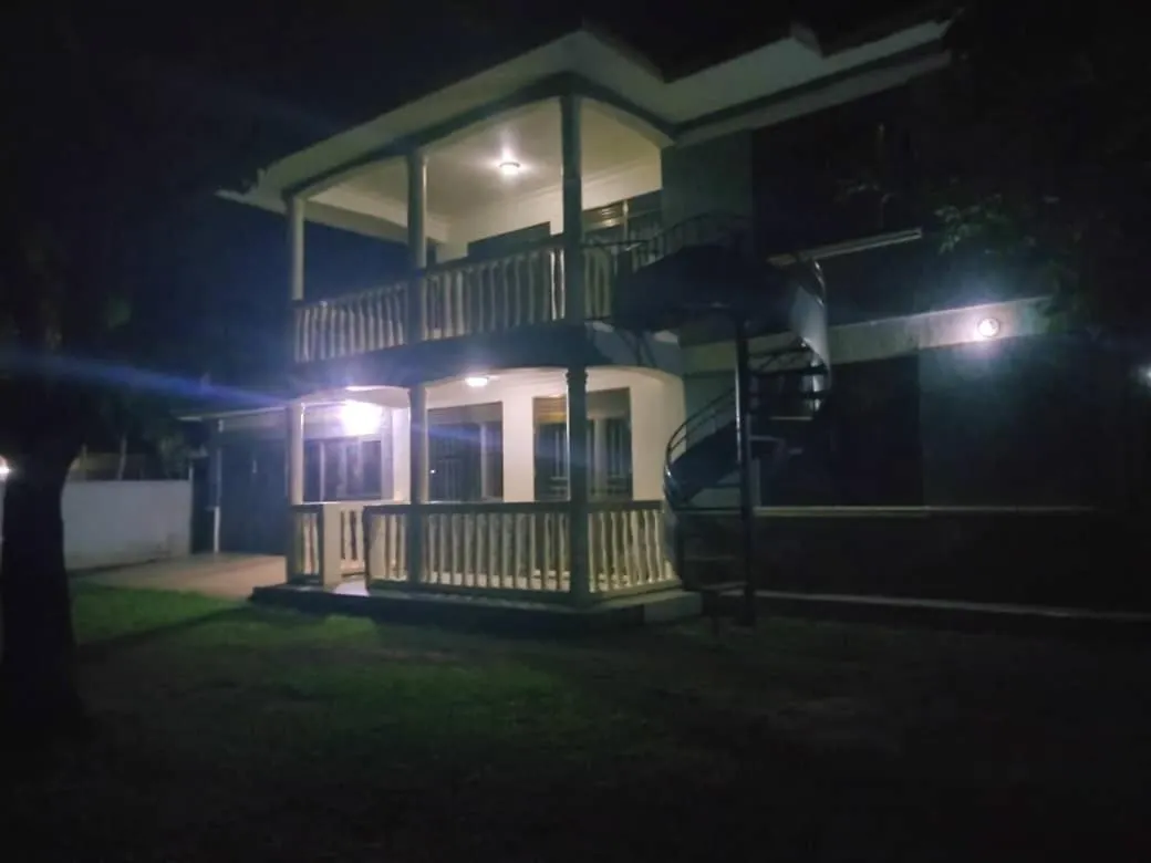 Akaboxi Castle Apartamento Kampala Quarto em Acomodações Particulares